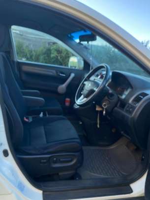 Honda CR-V pearl SUV Reliable Smooth Ride image 8