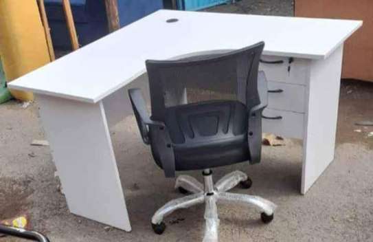 Executive corner desk with a chair image 2