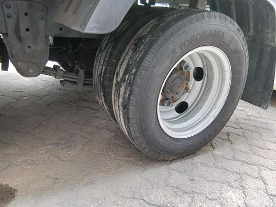 TOYOTA DYNA WITH FRONT LEAF SPRINGS image 6