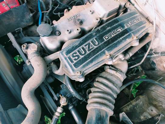 Isuzu Tougher 2003 White 4-Wheel Drive Diesel Engine image 5