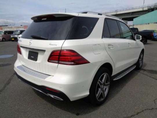 2017 Mercedes-Benz GLE 350d image 9