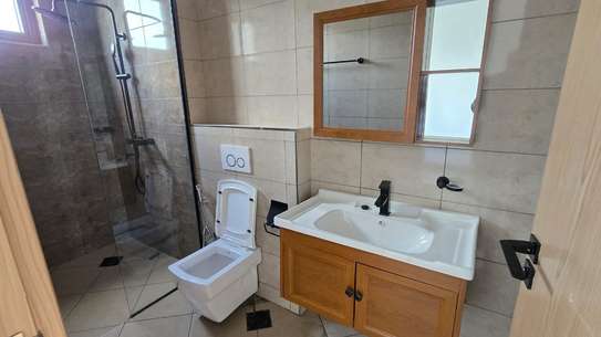 3 Bed Apartment with En Suite in Parklands image 4