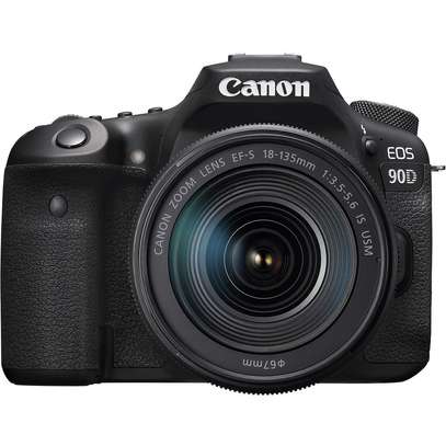 Canon EOS 90D DSLR Camera with 18-135mm Lens image 3