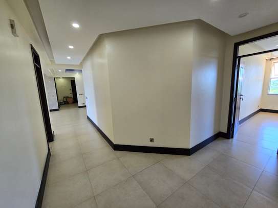 4 Bed Apartment with En Suite in Nyali Area image 6