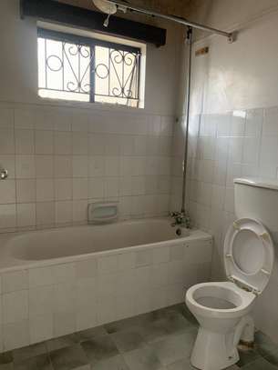 3 bedroom apartment master ensuite  available image 9