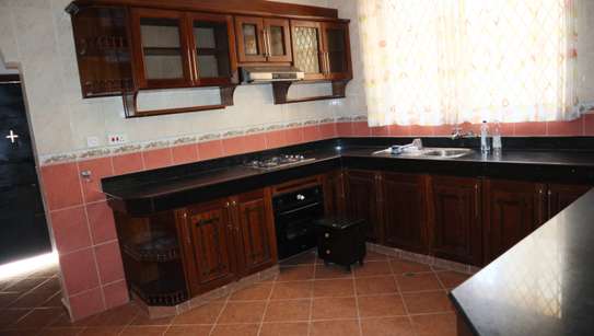 4 Bed House with Aircon in Nyali Area image 7