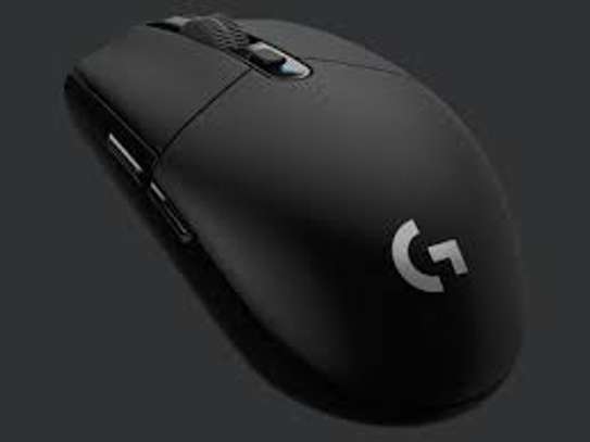 Logitech G304 Lightspeed Wireless Gaming Mouse image 3
