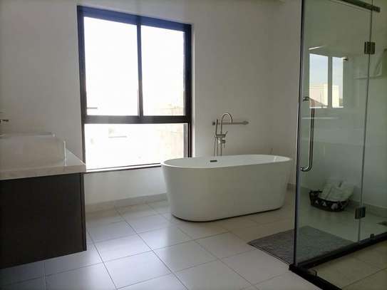 5 Bed Townhouse with En Suite at Ololua Estate image 1