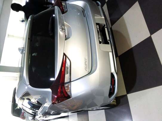 Toyota Auris silver image 5
