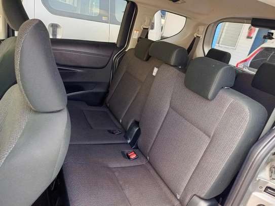 Toyota Sienta 2020 model image 7