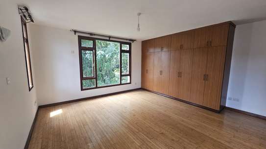 3 Bed Apartment with En Suite at Riverside image 2