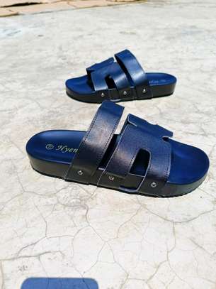 Men open shoe's image 6