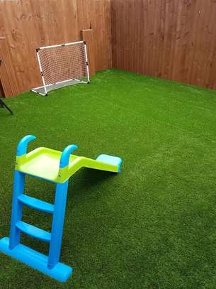 Kids play area artificial turf image 2