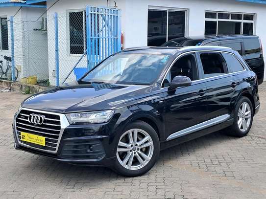 AUDI Q7 image 5
