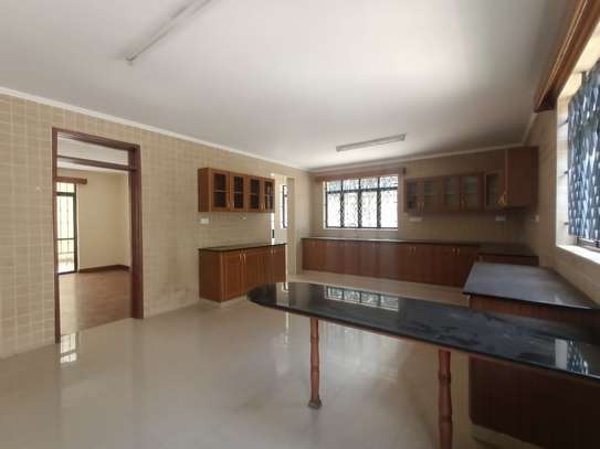 Exceptional 5 Bedrooms Mansionatte  In Lavington image 4