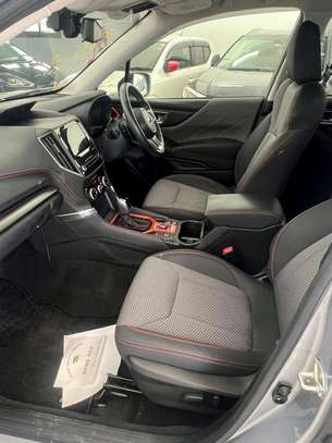 Subaru Forester X-break silver 2018 image 2