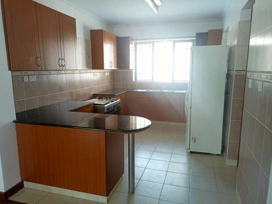 3 Bed Apartment with En Suite in State House image 5
