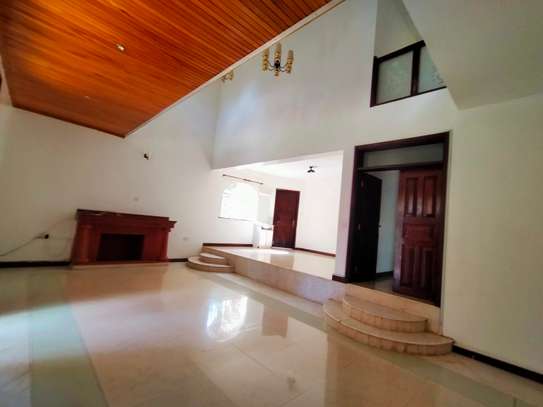 5 Bed House with En Suite in Thika Road image 7