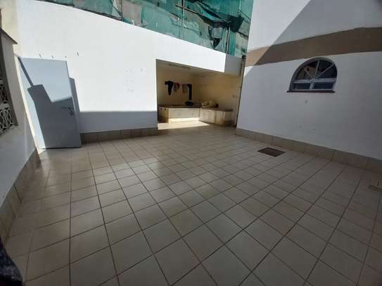 4 Bed Villa with En Suite at Grevillea Groove image 5