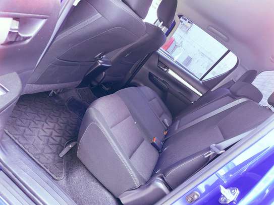 Toyota Hilux double cabin blue Sport 2018 image 10