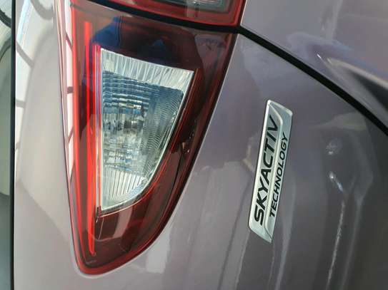 Mazda demio image 9