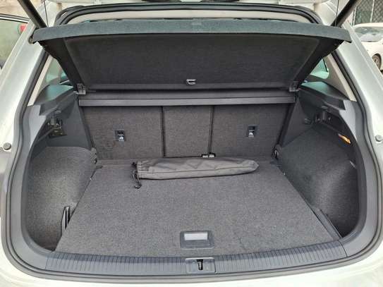 Volkswagen Tiguan Sunroof White TDI 2018 2000cc image 2