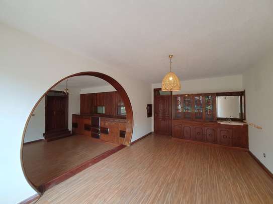 5 Bed House with En Suite in Gigiri image 8