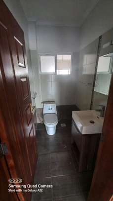 Modern 3 Bedrooms  All Ensuite Apartments in Kileleshwa image 4