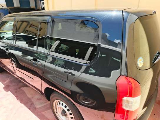 Toyota sunroof hybrid Gl image 10