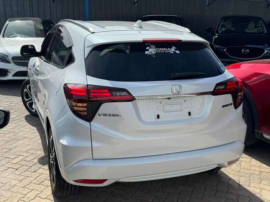 Honda vezel Hybrid white 2018 image 10