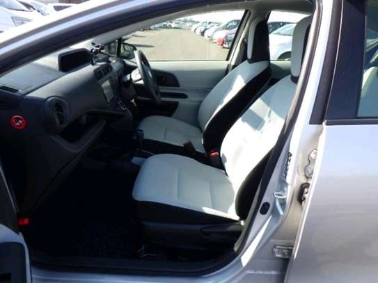 TOYOTA AQUA KDE (MKOPO/HIRE PURCHASE ACCEPTED) image 9
