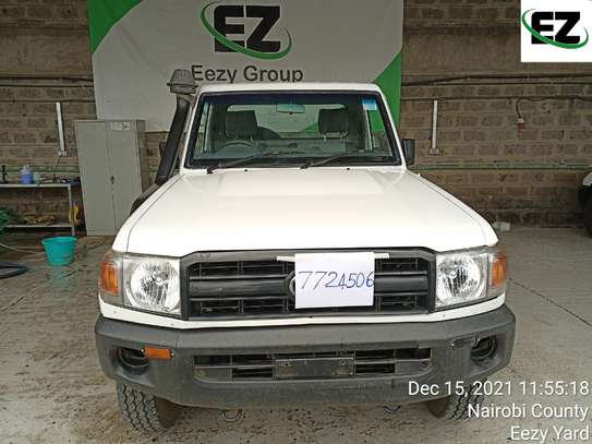 Clean Toyota Landcruiser (2014) Pickups AVAILABLE FOR SALE image 7