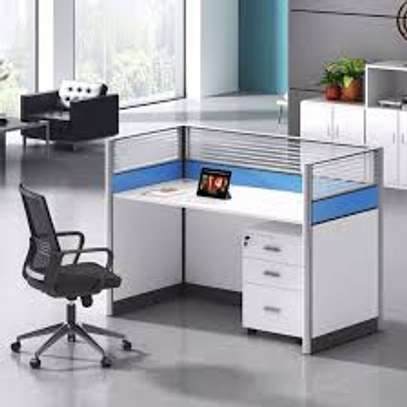 Modern 1-Person Modular Office Workstation Desk image 5
