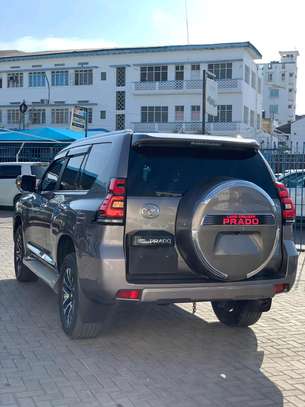 Toyota Land cruiser VXL image 10