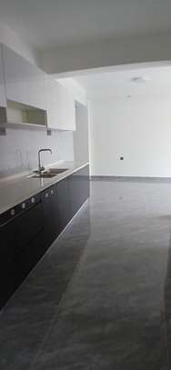 1 Bed Apartment with Gym in Kilimani image 7