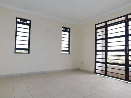 4 Bed Townhouse with En Suite at Yukos image 2