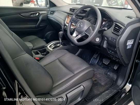Nissan Xtrail 2017 model image 5