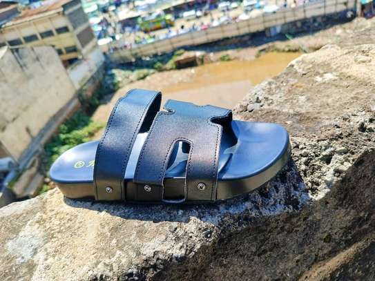 Men open shoe's image 9