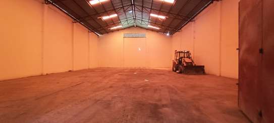 9,000 ft² Warehouse with Parking in Mombasa Road image 4