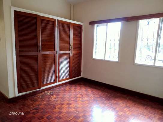 4 Bed House with En Suite in Lake View image 10
