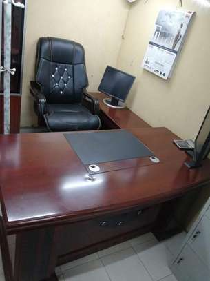 Super executive imported office desks image 5