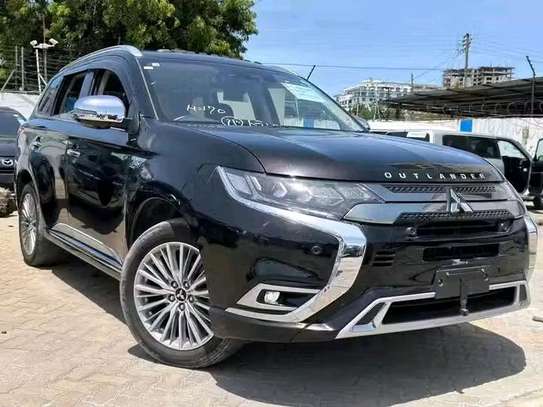 Mitsubishi outlander  hybrid image 6