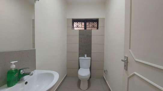 3 Bed Apartment with En Suite in Kileleshwa image 7