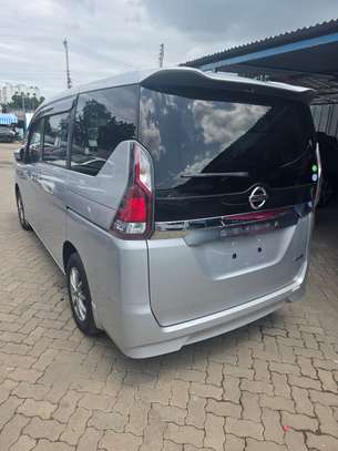 Nissan serena Semi Hybrid image 10