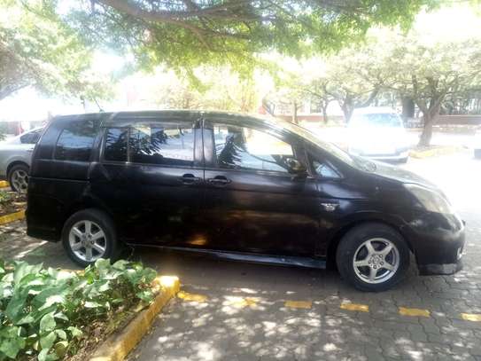 Toyota ISIS YEAR 2006. image 6