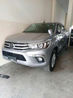 Toyota Hilux double cabin 2019 image 6