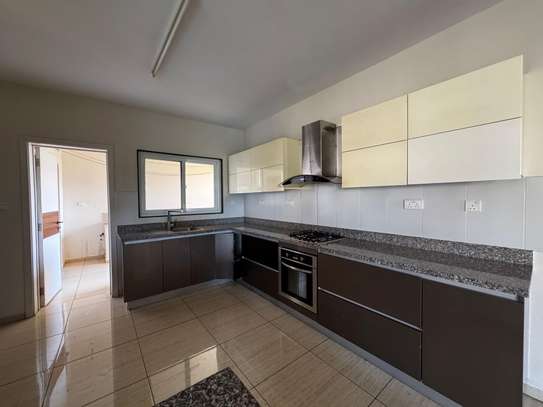 3 Bed Apartment with En Suite in Rhapta Road image 19
