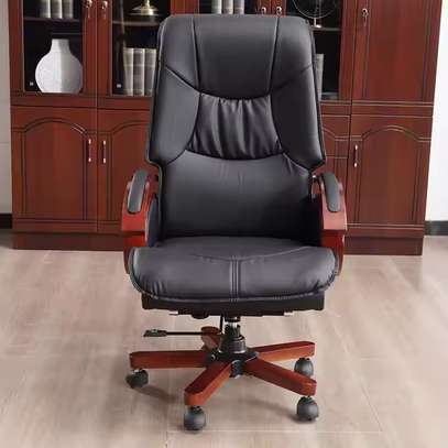 Executive Leather Office Chair image 3
