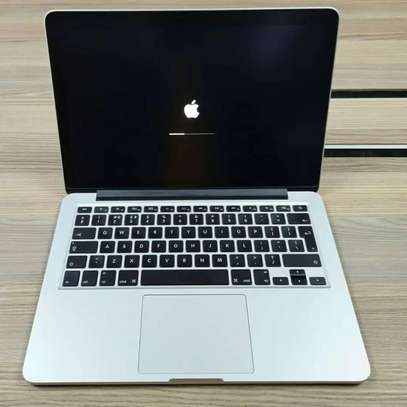 Apple MacBook Pro retina early 2015 laptop image 2