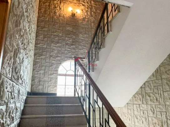 5 Bed Townhouse with En Suite in Kileleshwa image 5